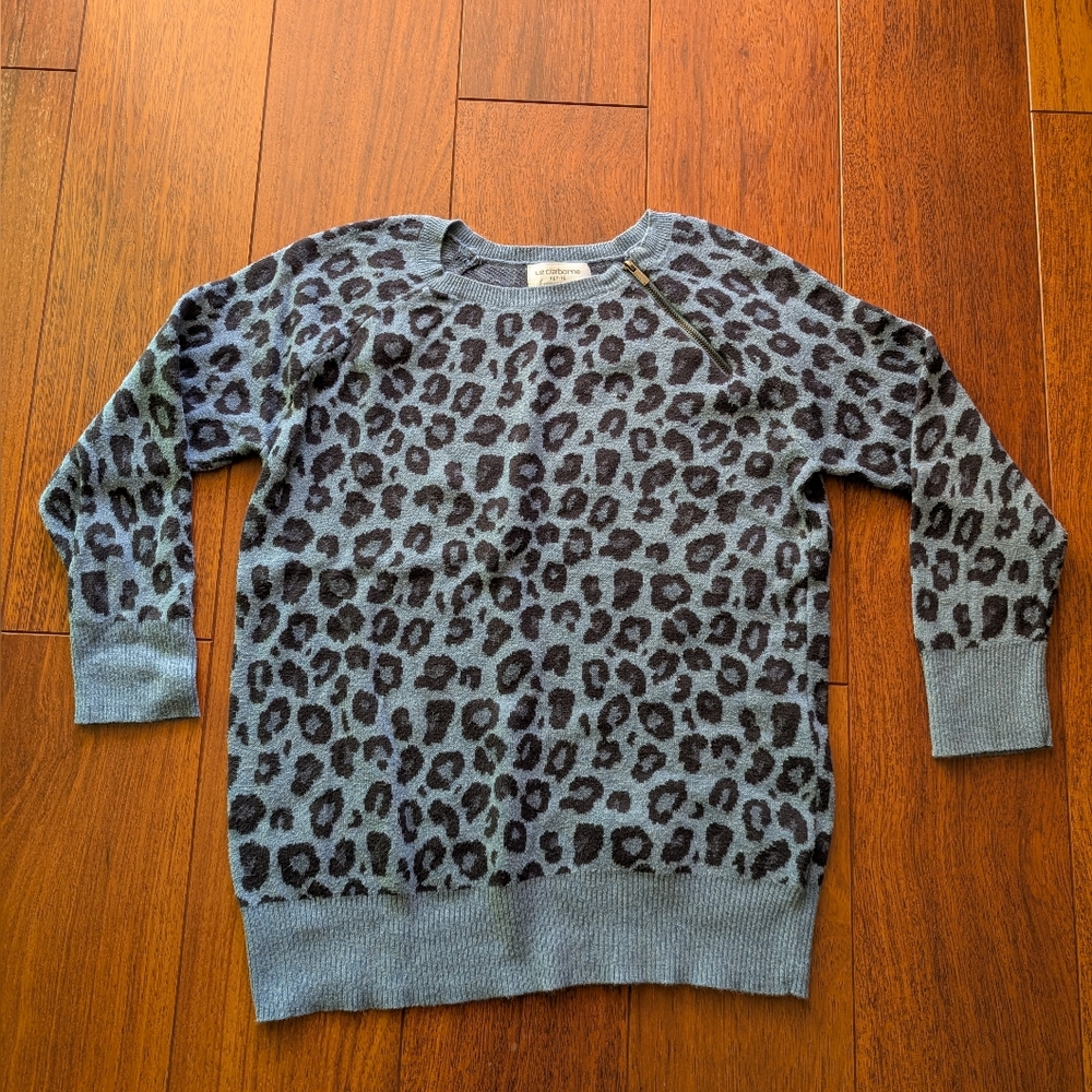 Liz Claiborne Blue and Black Sweater